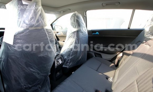 Buy Import Kia Sportage White Car in Import - Dubai in Arusha Buy Import Kia Sportage White Car in Import - Dubai in Arusha