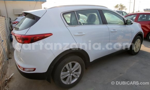 Buy Import Kia Sportage White Car in Import - Dubai in Arusha