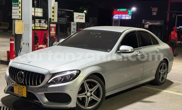 Nunua Ilio tumika Mercedes-Benz C-Classe Fedha Gari ndani ya Dar es Salaam nchini Dar es Salaam
