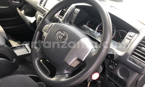 Buy Used Toyota Hiace Blue Car in Dodoma in Dodoma Buy Used Toyota Hiace Blue Car in Dodoma in Dodoma