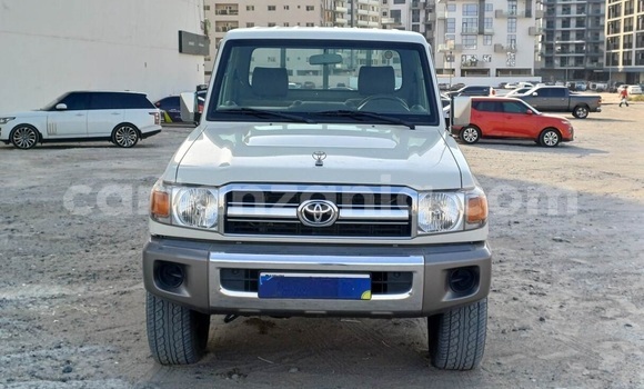 Buy Used Toyota Land Cruiser White Car in Dar es Salaam in Dar es Salaam Buy Used Toyota Land Cruiser White Car in Dar es Salaam in Dar es Salaam