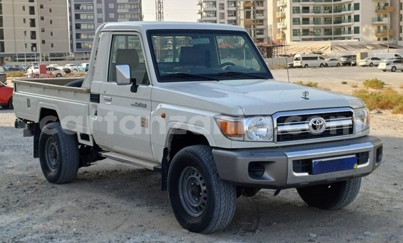 Buy Used Toyota Land Cruiser White Car in Dar es Salaam in Dar es Salaam Buy Used Toyota Land Cruiser White Car in Dar es Salaam in Dar es Salaam