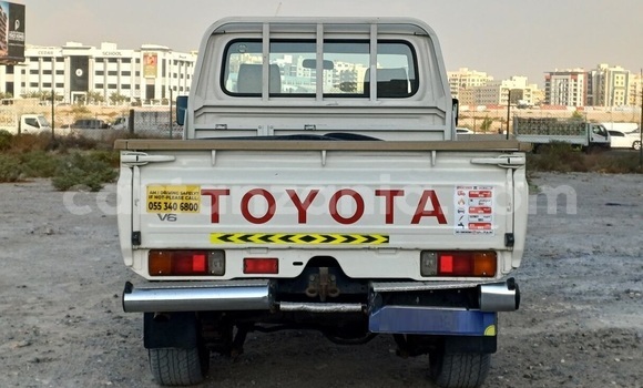 Buy Used Toyota Land Cruiser White Car in Dar es Salaam in Dar es Salaam Buy Used Toyota Land Cruiser White Car in Dar es Salaam in Dar es Salaam
