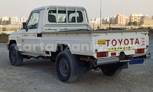 Buy Used Toyota Land Cruiser White Car in Dar es Salaam in Dar es Salaam Buy Used Toyota Land Cruiser White Car in Dar es Salaam in Dar es Salaam