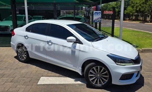 Buy Used Suzuki Ciaz White Car in Dar es Salaam in Dar es Salaam Buy Used Suzuki Ciaz White Car in Dar es Salaam in Dar es Salaam