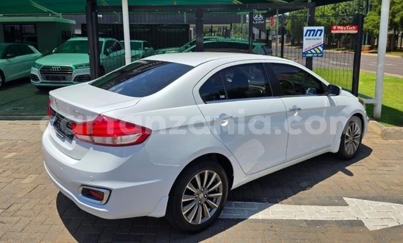 Buy Used Suzuki Ciaz White Car in Dar es Salaam in Dar es Salaam Buy Used Suzuki Ciaz White Car in Dar es Salaam in Dar es Salaam