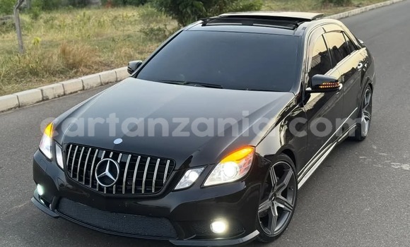 Nunua Ilio tumika Mercedes-Benz E-Classe Nyeusi Gari ndani ya Dar es Salaam nchini Dar es Salaam