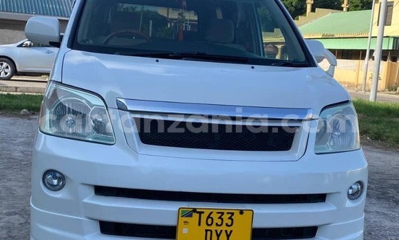 Buy Used Toyota Noah White Car in Dar es Salaam in Dar es Salaam