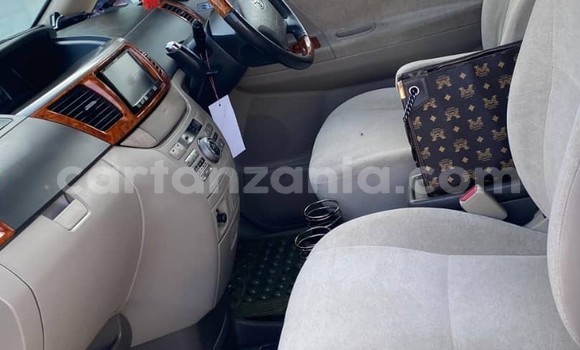 Buy Used Toyota Noah White Car in Dar es Salaam in Dar es Salaam Buy Used Toyota Noah White Car in Dar es Salaam in Dar es Salaam