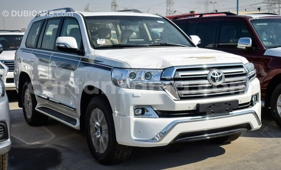 Nunua Imported Toyota Land Cruiser Nyeupe Gari ndani ya Import - Dubai nchini Arusha Nunua Imported Toyota Land Cruiser Nyeupe Gari ndani ya Import - Dubai nchini Arusha