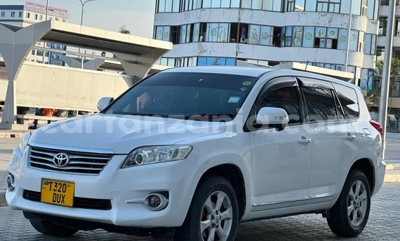 Buy Used Toyota Vanguard White Car in Dar es Salaam in Dar es Salaam