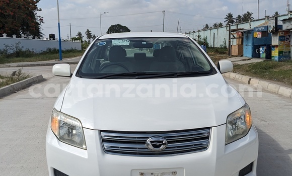 Nunua Mpya Toyota Axio Nyeupe Gari ndani ya Dar es Salaam nchini Dar es Salaam