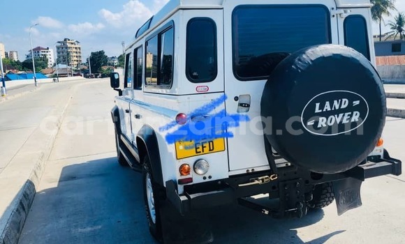 Nunua Ilio tumika Land Rover Defender Nyeupe Gari ndani ya Dar es Salaam nchini Dar es Salaam Nunua Ilio tumika Land Rover Defender Nyeupe Gari ndani ya Dar es Salaam nchini Dar es Salaam