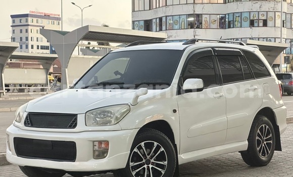 Buy Used Toyota RAV4 White Car in Dar es Salaam in Dar es Salaam Buy Used Toyota RAV4 White Car in Dar es Salaam in Dar es Salaam