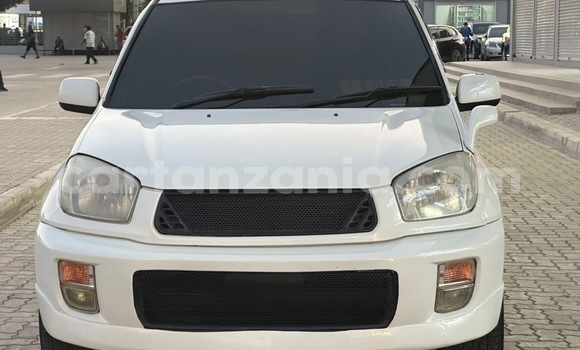 Buy Used Toyota RAV4 White Car in Dar es Salaam in Dar es Salaam