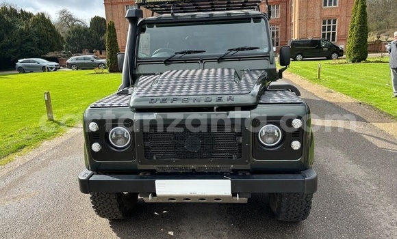 Buy Used Land Rover Defender Green Car in Dodoma in Dodoma Buy Used Land Rover Defender Green Car in Dodoma in Dodoma