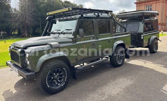 Buy Used Land Rover Defender Green Car in Dodoma in Dodoma Buy Used Land Rover Defender Green Car in Dodoma in Dodoma