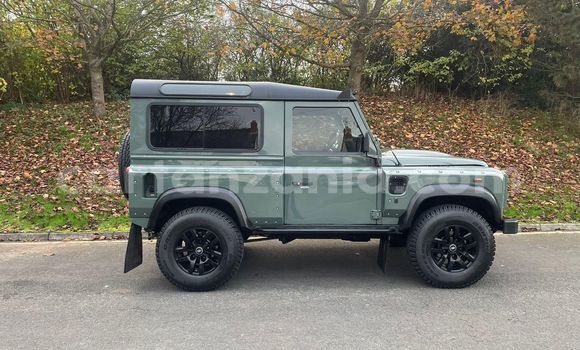 Buy Used Land Rover Defender Green Car in Dar es Salaam in Dar es Salaam Buy Used Land Rover Defender Green Car in Dar es Salaam in Dar es Salaam