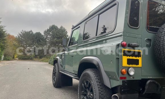 Buy Used Land Rover Defender Green Car in Dar es Salaam in Dar es Salaam Buy Used Land Rover Defender Green Car in Dar es Salaam in Dar es Salaam