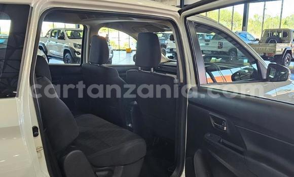 Buy Used Suzuki Ertiga White Car in Dodoma in Dodoma Buy Used Suzuki Ertiga White Car in Dodoma in Dodoma