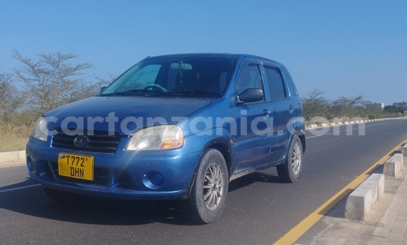 Nunua Ilio tumika Suzuki Swift Bluu Gari ndani ya Dar es Salaam nchini Dar es Salaam