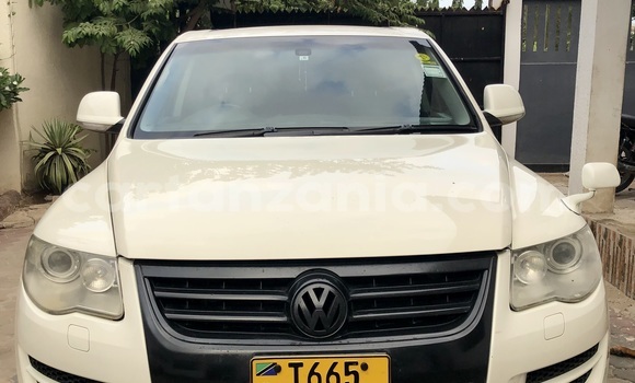Nunua Ilio tumika Volkswagen Touareg Nyeupe Gari ndani ya Dar es Salaam nchini Dar es Salaam Nunua Ilio tumika Volkswagen Touareg Nyeupe Gari ndani ya Dar es Salaam nchini Dar es Salaam