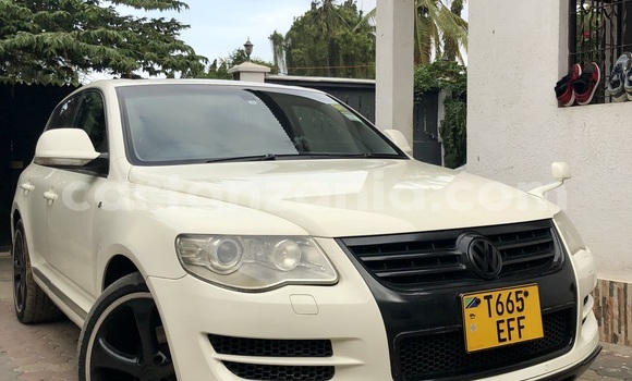 Nunua Ilio tumika Volkswagen Touareg Nyeupe Gari ndani ya Dar es Salaam nchini Dar es Salaam Nunua Ilio tumika Volkswagen Touareg Nyeupe Gari ndani ya Dar es Salaam nchini Dar es Salaam