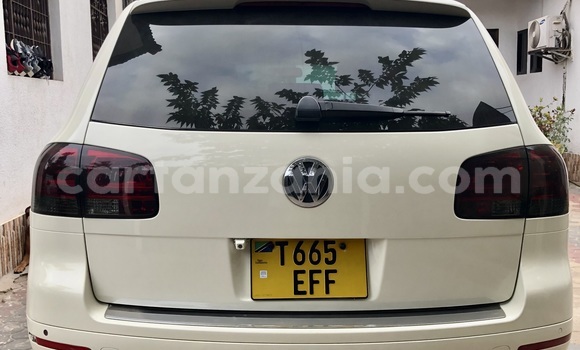 Nunua Ilio tumika Volkswagen Touareg Nyeupe Gari ndani ya Dar es Salaam nchini Dar es Salaam Nunua Ilio tumika Volkswagen Touareg Nyeupe Gari ndani ya Dar es Salaam nchini Dar es Salaam
