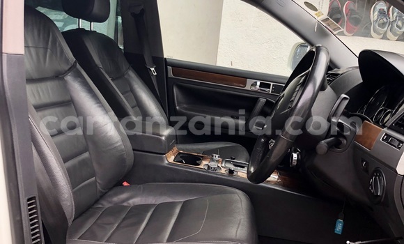 Nunua Ilio tumika Volkswagen Touareg Nyeupe Gari ndani ya Dar es Salaam nchini Dar es Salaam Nunua Ilio tumika Volkswagen Touareg Nyeupe Gari ndani ya Dar es Salaam nchini Dar es Salaam