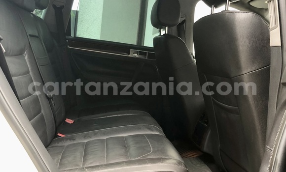 Nunua Ilio tumika Volkswagen Touareg Nyeupe Gari ndani ya Dar es Salaam nchini Dar es Salaam Nunua Ilio tumika Volkswagen Touareg Nyeupe Gari ndani ya Dar es Salaam nchini Dar es Salaam