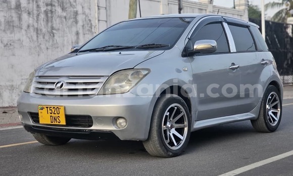 Buy Used Toyota IST Silver Car in Dar es Salaam in Dar es Salaam