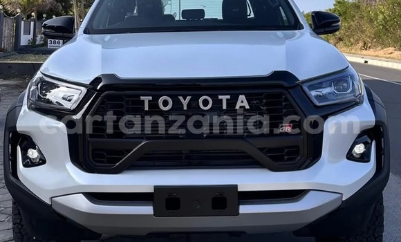 Buy New Toyota Hiluxe Revo White Car in Dar es Salaam in Dar es Salaam