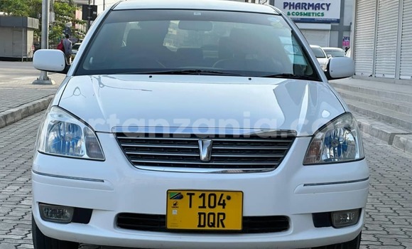Nunua Ilio tumika Toyota Premio Nyeupe Gari ndani ya Dar es Salaam nchini Dar es Salaam