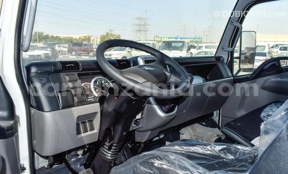 Buy Import Mitsubishi L400 White Truck in Import - Dubai in Arusha Buy Import Mitsubishi L400 White Truck in Import - Dubai in Arusha