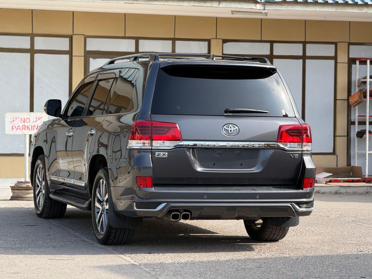 しょうご Buy used toyota land cruiser brown car in dar es salaam in dar es