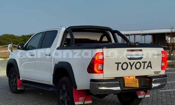 Nunua Imported Toyota Hilux Nyeupe Gari ndani ya Dar es Salaam nchini Dar es Salaam Nunua Imported Toyota Hilux Nyeupe Gari ndani ya Dar es Salaam nchini Dar es Salaam
