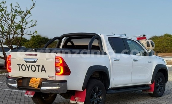 Nunua Imported Toyota Hilux Nyeupe Gari ndani ya Dar es Salaam nchini Dar es Salaam Nunua Imported Toyota Hilux Nyeupe Gari ndani ya Dar es Salaam nchini Dar es Salaam