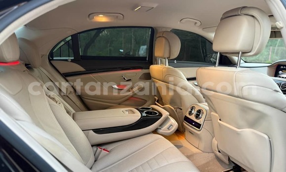 Nunua Ilio tumika Mercedes‒Benz Maybach S-klasse Nyeusi Gari ndani ya Dar es Salaam nchini Dar es Salaam Nunua Ilio tumika Mercedes‒Benz Maybach S-klasse Nyeusi Gari ndani ya Dar es Salaam nchini Dar es Salaam