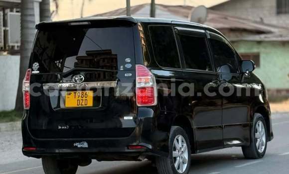 Nunua Ilio tumika Toyota Noah Nyeusi Gari ndani ya Dar es Salaam nchini Dar es Salaam