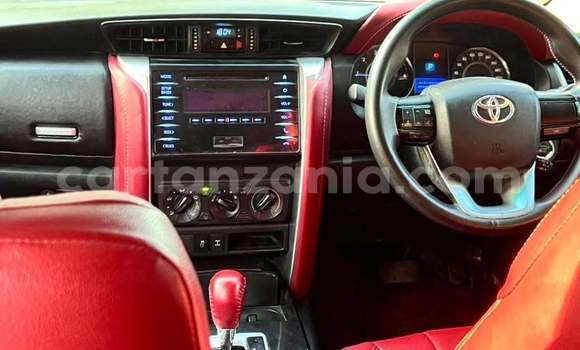 Nunua Ilio tumika Toyota Fortuner Nyeupe Gari ndani ya Dar es Salaam nchini Dar es Salaam Nunua Ilio tumika Toyota Fortuner Nyeupe Gari ndani ya Dar es Salaam nchini Dar es Salaam