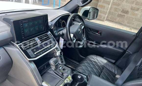 Buy Used Toyota Land Cruiser Prado White Car in Dar es Salaam in Dar es Salaam Buy Used Toyota Land Cruiser Prado White Car in Dar es Salaam in Dar es Salaam