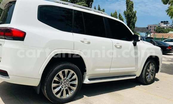 Buy Used Toyota Land Cruiser Prado White Car in Dar es Salaam in Dar es Salaam Buy Used Toyota Land Cruiser Prado White Car in Dar es Salaam in Dar es Salaam