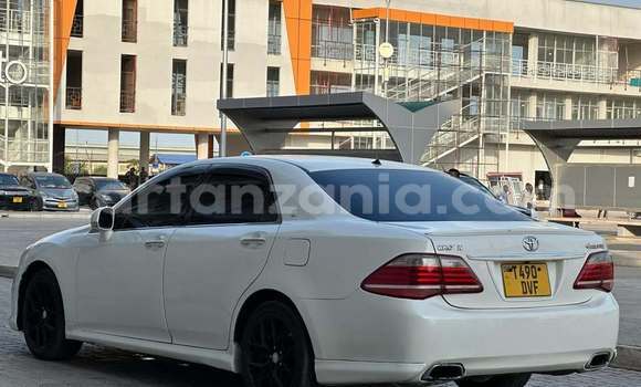 Buy Used Toyota Crown Other Car in Dar es Salaam in Dar es Salaam Buy Used Toyota Crown Other Car in Dar es Salaam in Dar es Salaam