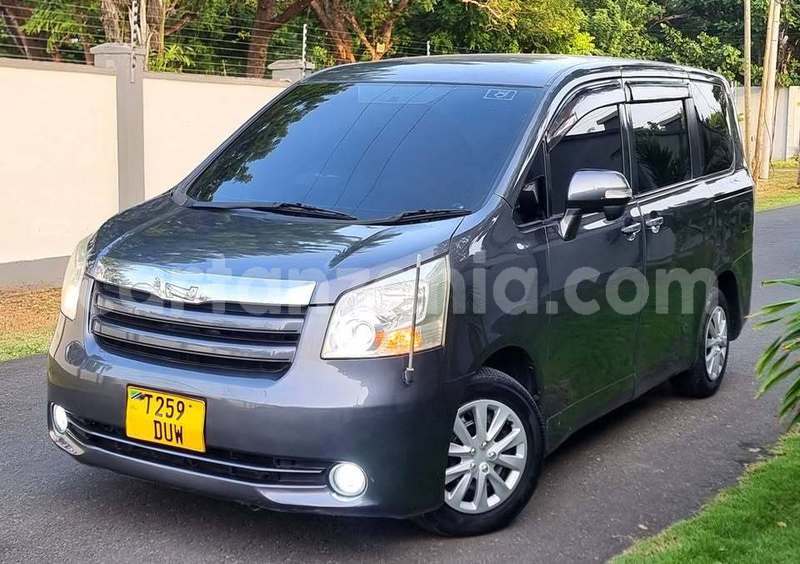 Big with watermark toyota noah dar es salaam dar es salaam 27935