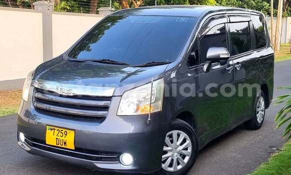 Buy Used Toyota Noah Other Car in Dar es Salaam in Dar es Salaam Buy Used Toyota Noah Other Car in Dar es Salaam in Dar es Salaam