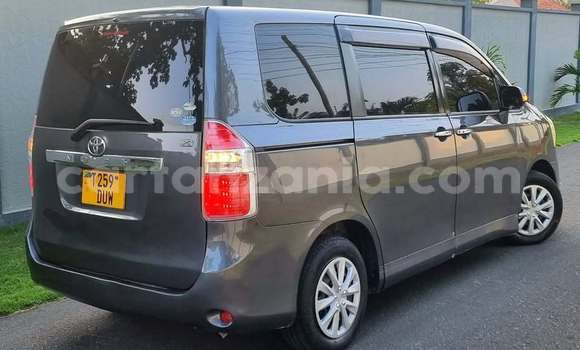 Buy Used Toyota Noah Other Car in Dar es Salaam in Dar es Salaam Buy Used Toyota Noah Other Car in Dar es Salaam in Dar es Salaam