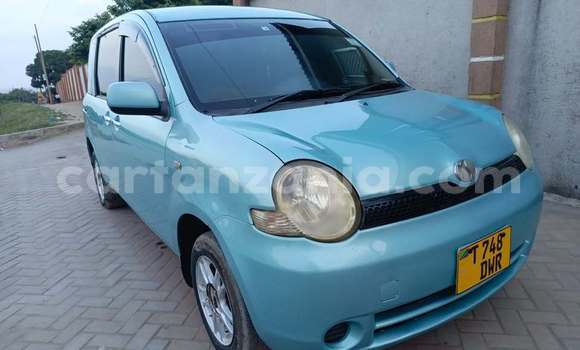 Buy Used Toyota Sienta Blue Car in Dar es Salaam in Dar es Salaam Buy Used Toyota Sienta Blue Car in Dar es Salaam in Dar es Salaam