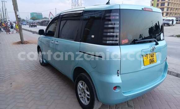 Buy Used Toyota Sienta Blue Car in Dar es Salaam in Dar es Salaam Buy Used Toyota Sienta Blue Car in Dar es Salaam in Dar es Salaam