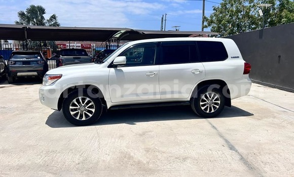 Buy Used Toyota Land Cruiser White Car in Dar es Salaam in Dar es Salaam Buy Used Toyota Land Cruiser White Car in Dar es Salaam in Dar es Salaam