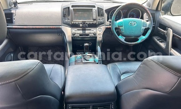 Buy Used Toyota Land Cruiser White Car in Dar es Salaam in Dar es Salaam Buy Used Toyota Land Cruiser White Car in Dar es Salaam in Dar es Salaam